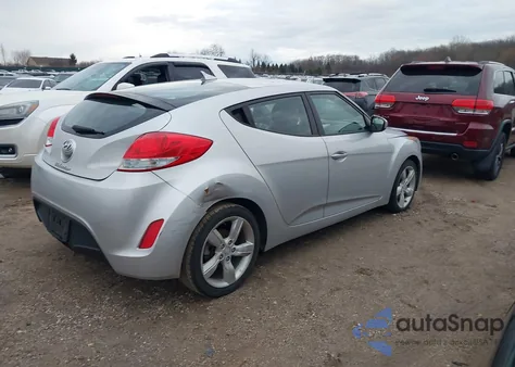 2015 Hyundai Veloster z USA, uszkodzony, nr VIN KMHTC6AD4FU234583